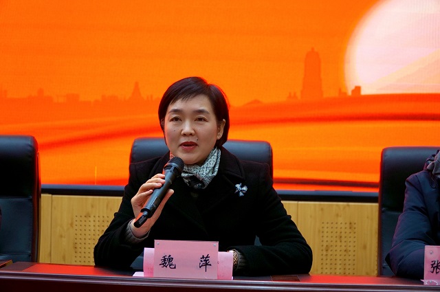 我校校長魏萍講解相關(guān)注意事項(xiàng).jpg
