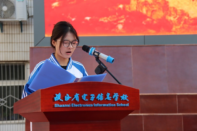 計網2331班劉玉靜代表老生發言.jpg