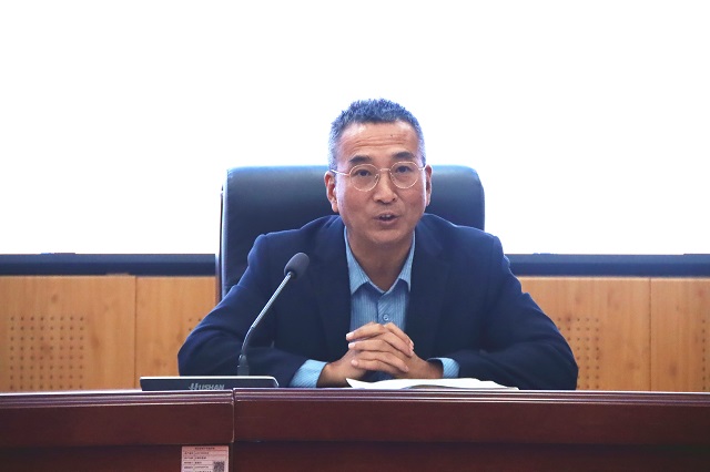 1760171504559443.jpg 黨委副書記、紀委書記盧仁虎從師德師風建設(shè)角度提出要求 - 副本.jpg